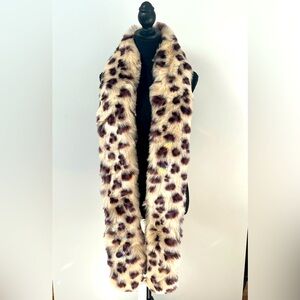 Faux fur Scarf NWT